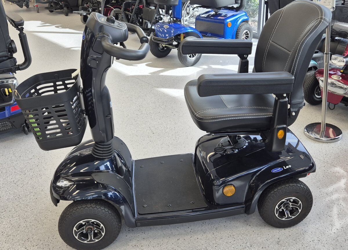 Invacare Leo Compact – Blue